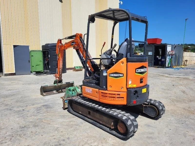 Mini-pelle HITACHI ZX26U-5 – 2,6 T + 3 Godets – Garantie 12 mois