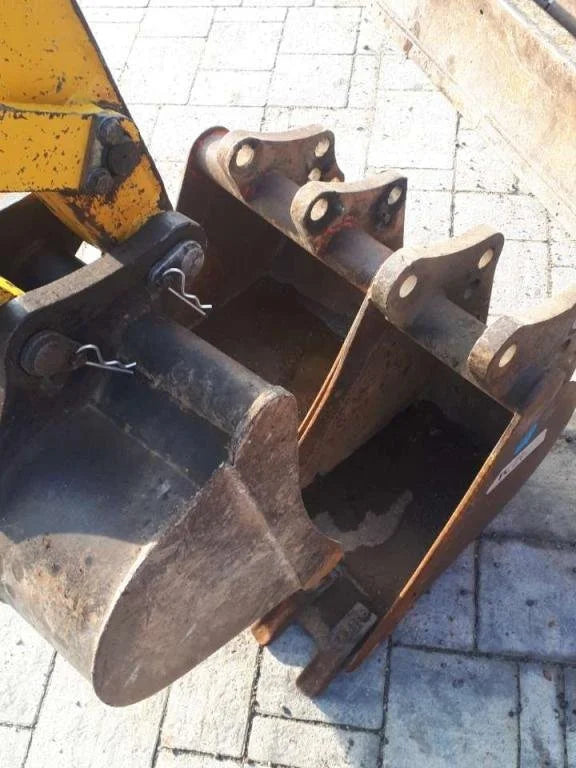 Mini-pelle KOMATSU PC27R – 3 T fiable et fonctionnelle + 3 Godets – Garantie 12 mois