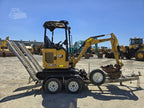 CATERPILLAR 301.7CR + 3 GODETS + REMORQUE 2021