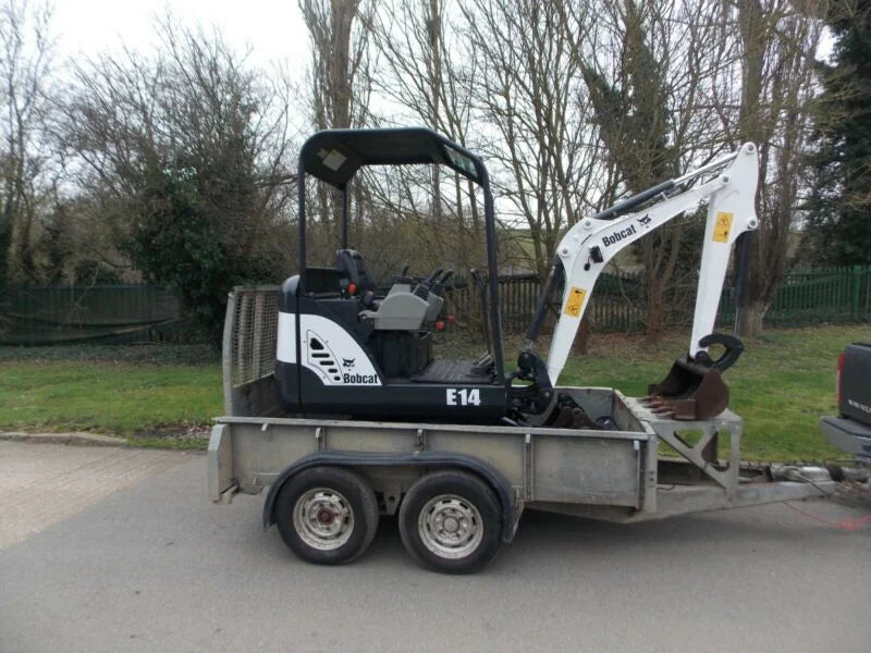 Bobcat E14, 1.5T 2013 et remorque 2,6T