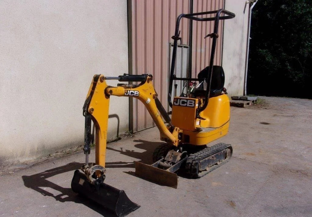 Micro-pelle JCB 8008 – 0,9 T + 3 Godets – Garantie 12 mois