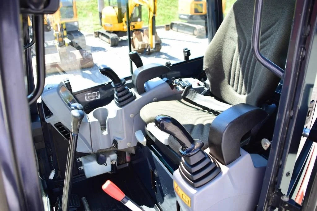 Mini-pelle KUBOTA U27-4 – 2,6 T + 3 Godets – Garantie 12 mois