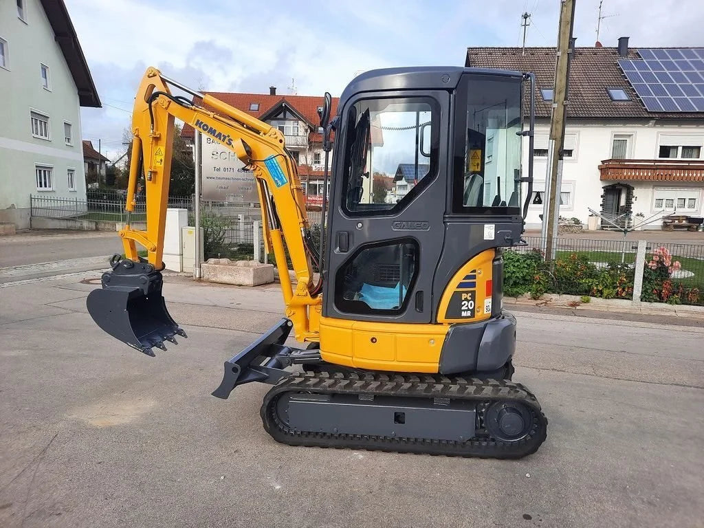 Mini-pelle KOMATSU PC20 – 2 T compacte et polyvalente + 3 Godets – Garantie 12 mois