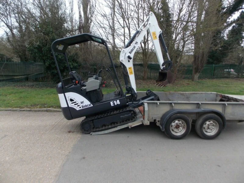 Bobcat E14, 1.5T 2013 et remorque 2,6T