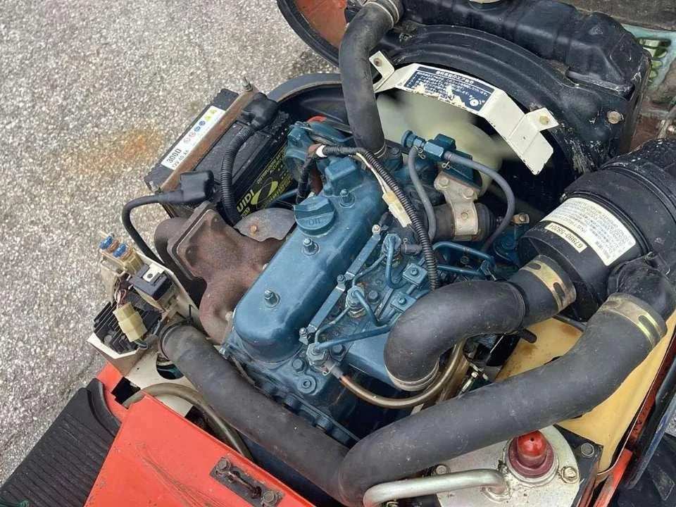 Pelle KUBOTA KX 08 – 8 T robuste et fiable + 3 Godets – Garantie 12 mois