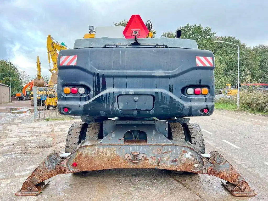 Pelle sur pneus DOOSAN DX190W (ETEC 818) – 18 T + 3 Godets – Garantie 12 mois