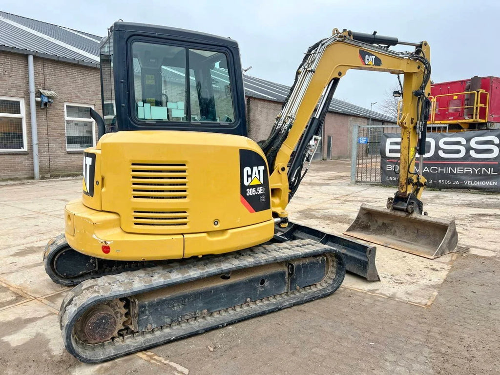 CATERPILLAR 305.5 E2 CR Minibagger – 5,2 t Hochleistungsturbo + 3 Löffel – 12 Monate Garantie