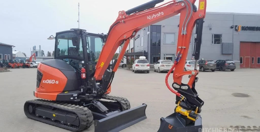 Mini-pelle KUBOTA KX060-5 avec ROTO – 5,7 T quasi neuve + 3 Godets – Garantie 12 mois