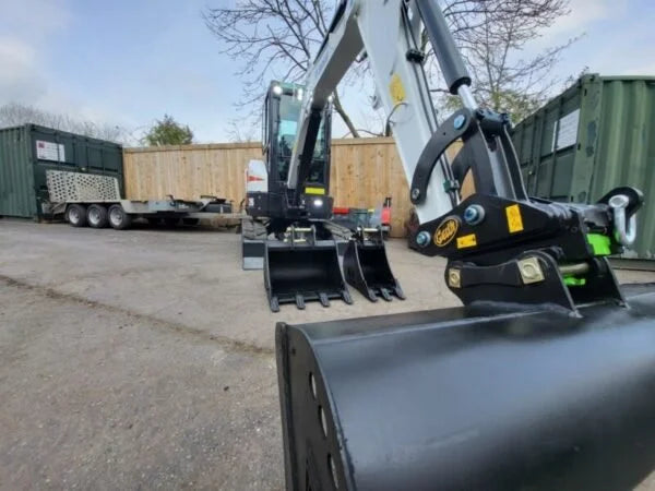 Bobcat E26 2.5T + 3 GODETS