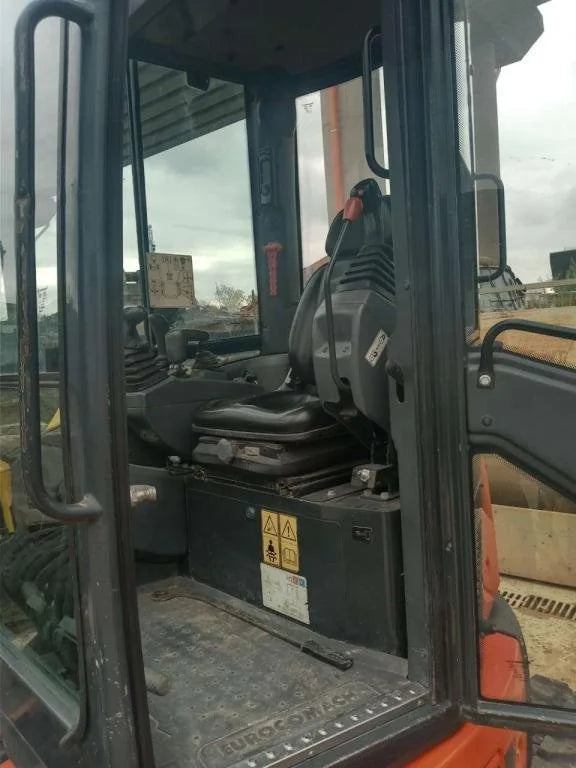 Mini-pelle EUROCOMACH ES 28.2 ZT – 2,8 T + 3 Godets – Garantie 12 mois