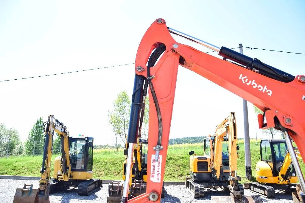 Mini-pelle KUBOTA U27-4 – 2,6 T + 3 Godets – Garantie 12 mois