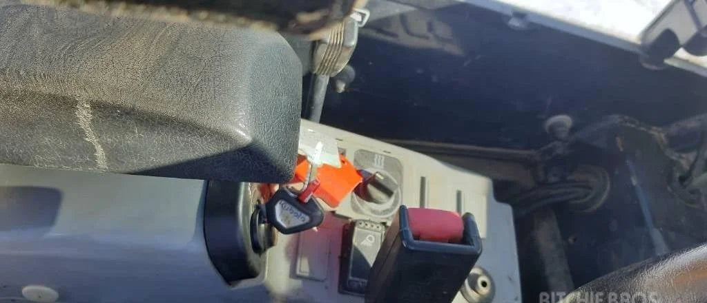 Mini-pelle KUBOTA KX015-4 – 1,5 T compacte et fiable + 3 Godets – Garantie 12 mois