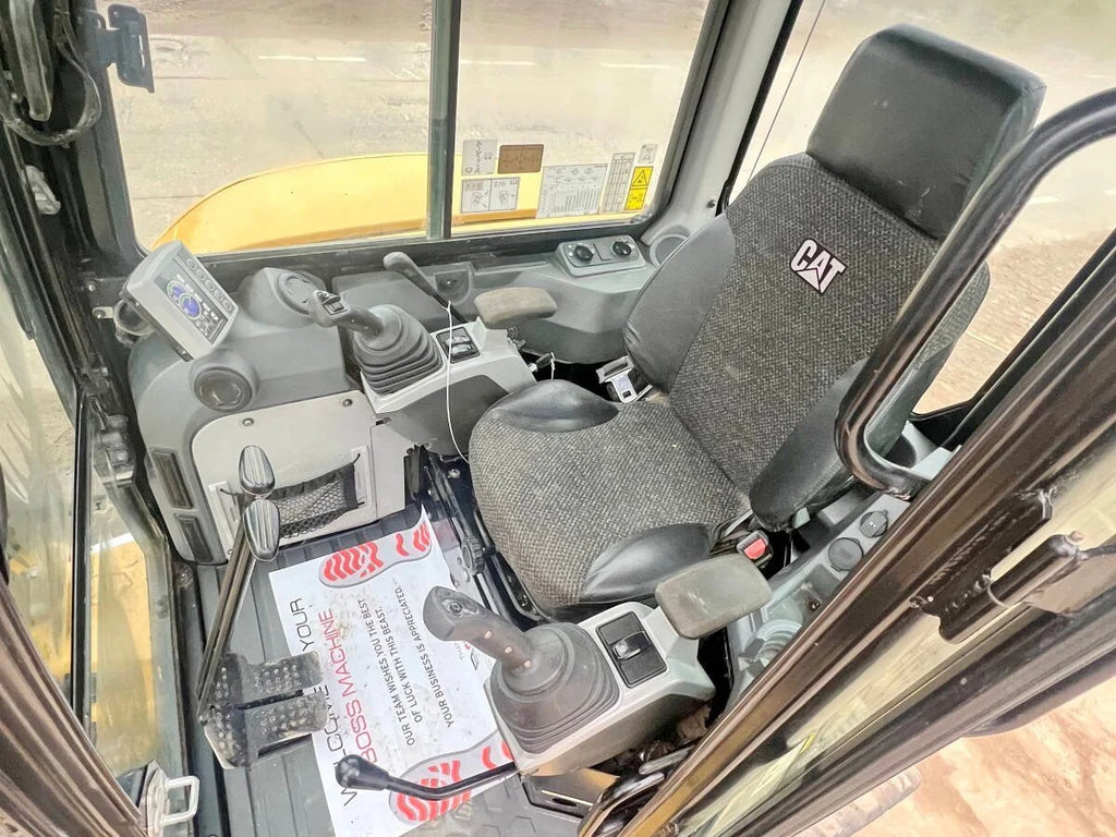 CATERPILLAR 305.5 E2 CR Minibagger – 5,2 t Hochleistungsturbo + 3 Löffel – 12 Monate Garantie