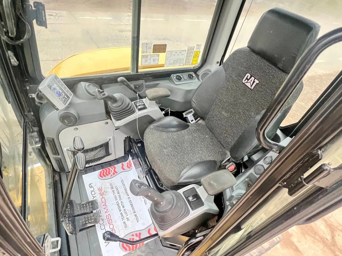 CATERPILLAR 305.5 E2 CR Minibagger – 5,2 t Hochleistungsturbo + 3 Löffel – 12 Monate Garantie