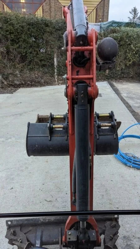 Mini-pelle KUBOTA KX016-4 – 1,7 T cabine équipée + 3 Godets – Garantie 12 mois