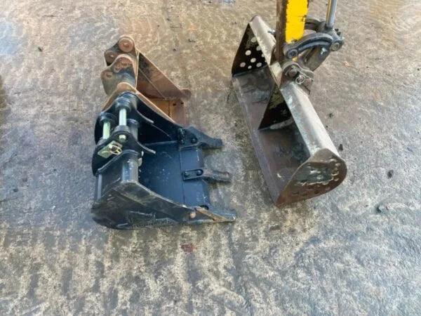 Mini-pelle JCB 8016 CTS – 1,5 T + 3 Godets – Garantie 12 mois