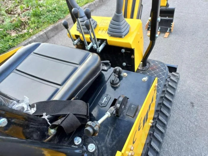 Mini-pelle JPC HT 12 – 1.2 T sur chenilles avec 3 godets  Garantie 2 ans