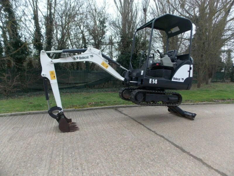 Bobcat E14, 1.5T 2013 et remorque 2,6T