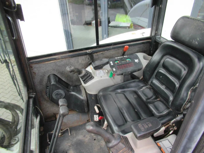 Bobcat 334, 3,4T + 3 Godets