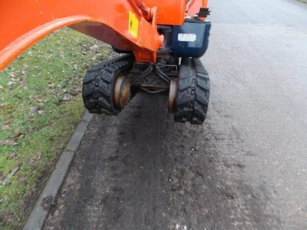 Micro-pelle KUBOTA K008-3 – 0,8 T compacte et révisée + 3 Godets – Garantie 12 mois