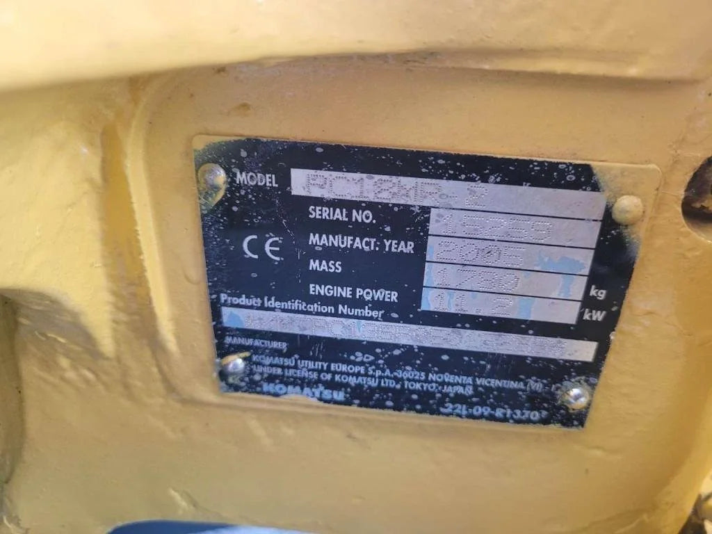 Mini-pelle KOMATSU PC18 MR2 – 1,9 T compacte et précise + 3 Godets – Garantie 12 mois