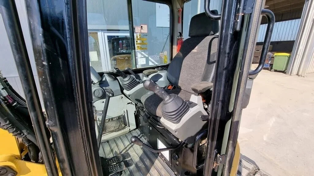 Mini-pelle CATERPILLAR 305E2 – 5 T + 3 Godets – Garantie 12 mois