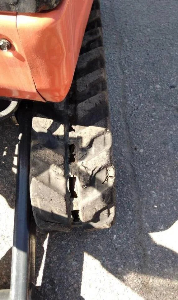 Mini-pelle KUBOTA KX015-4 – 1,5 T compacte et fiable + 3 Godets – Garantie 12 mois