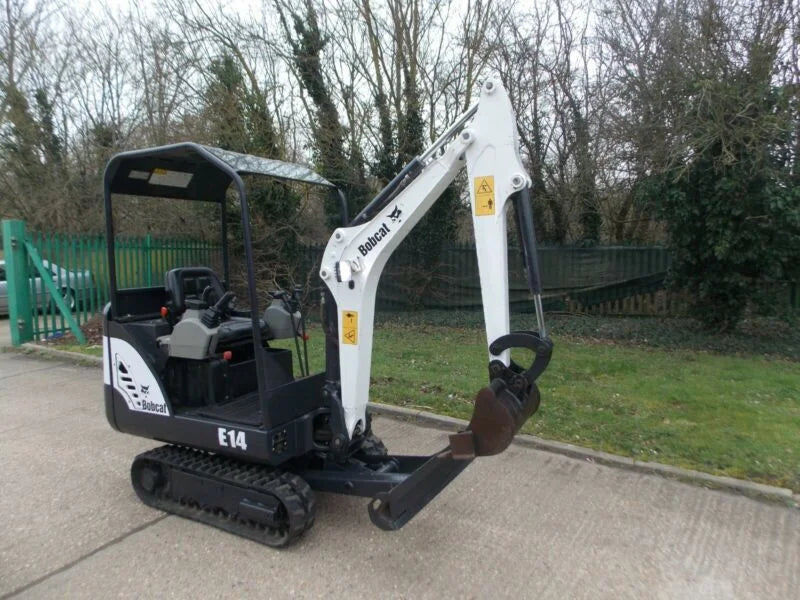 Bobcat E14, 1.5T 2013 et remorque 2,6T