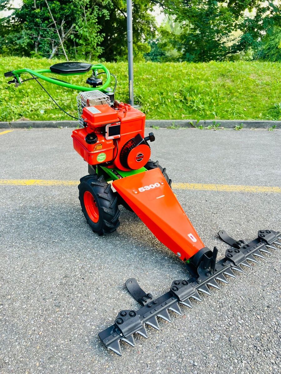 Faucheuse professionnelle AGRIA 5300