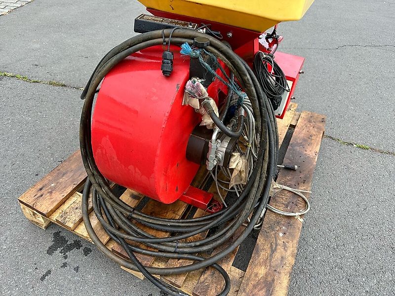 Distributeur d'angrais Hydraulisch 300