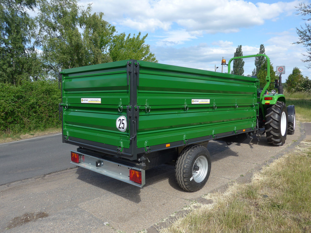 Benne basculante tridirectionnelle à un essieu