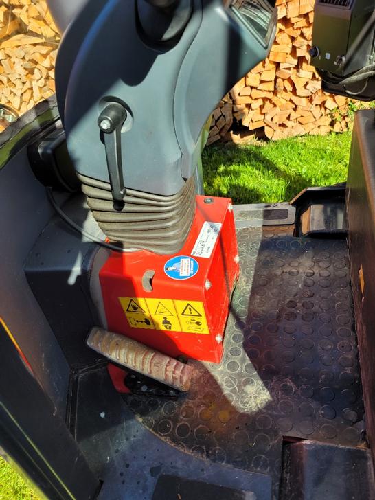 Chargeur télescopique/pelle compact Thaler 2238s