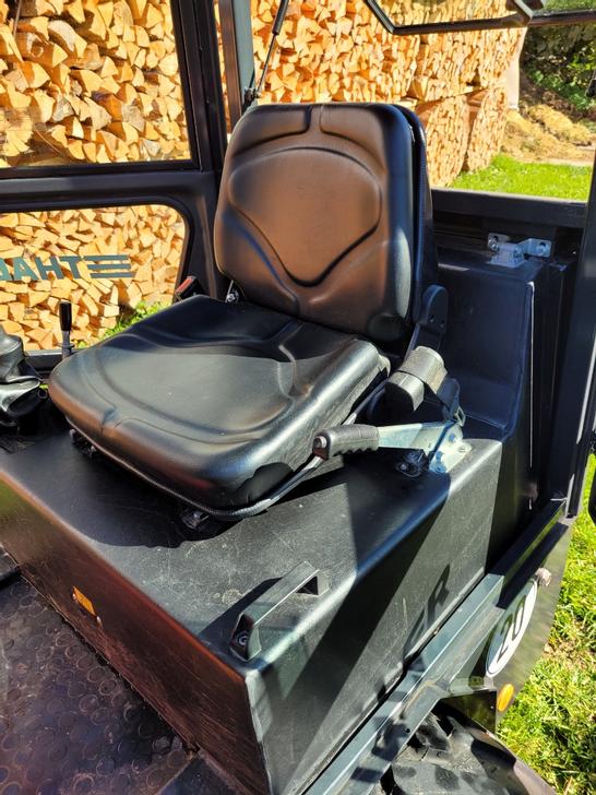 Chargeur télescopique/pelle compact Thaler 2238s