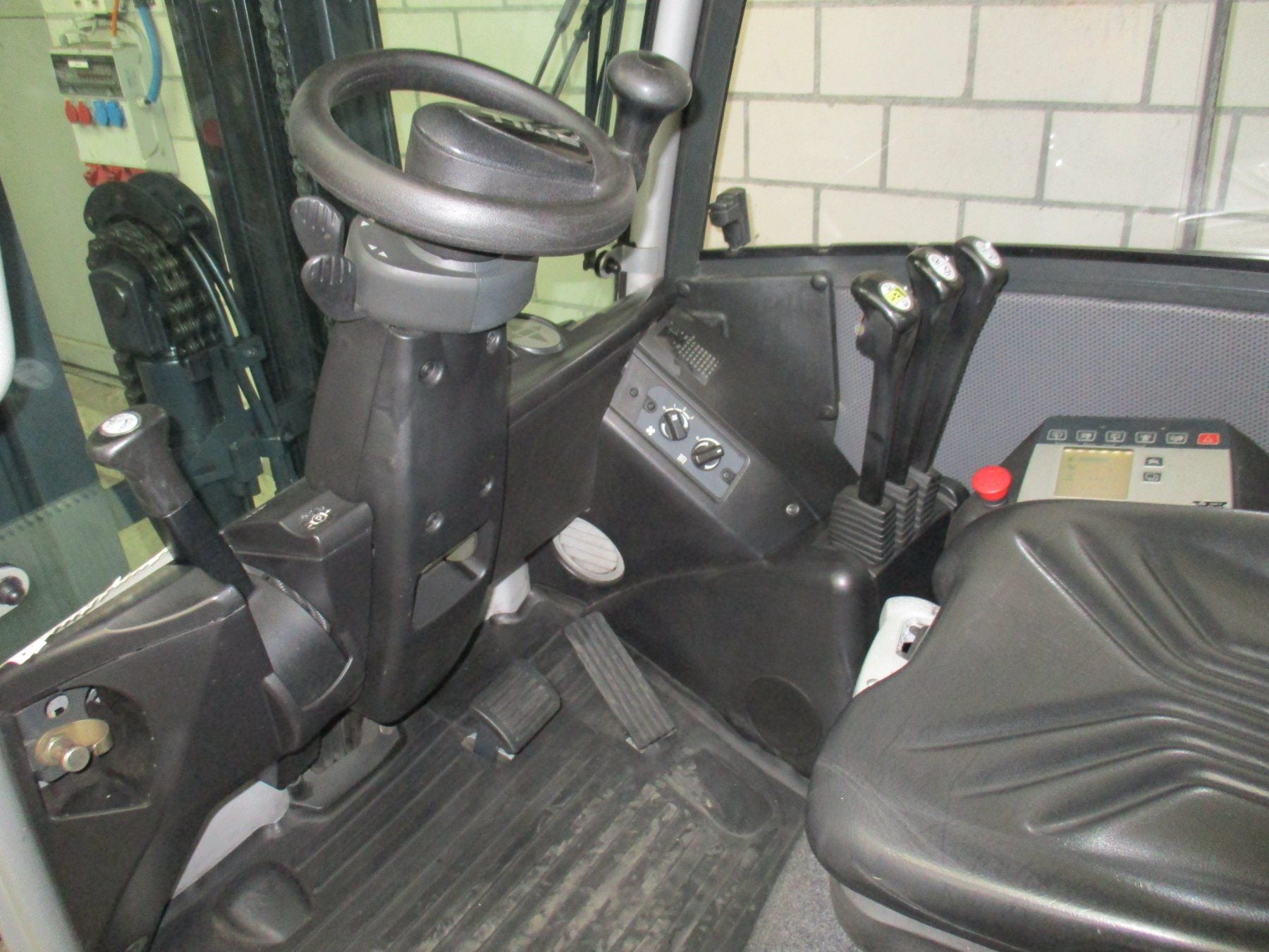 CHARIOT ÉLÉVATEUR STILL RX70-22 DIESEL À FOURCHE