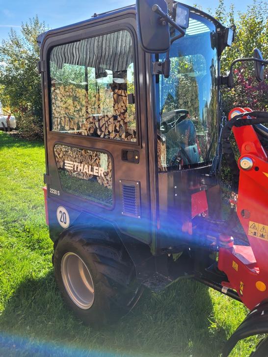 Chargeur télescopique/pelle compact Thaler 2238s