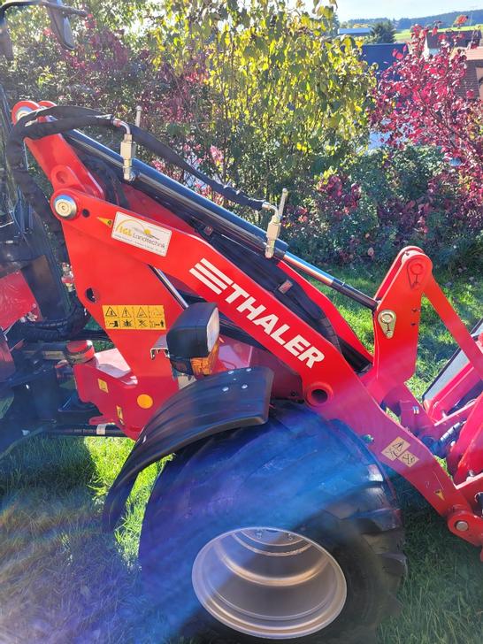 Chargeur télescopique/pelle compact Thaler 2238s