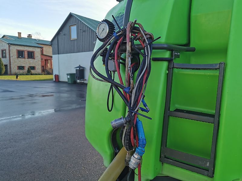 Distributeur d'angrais Tecnoma Fortis