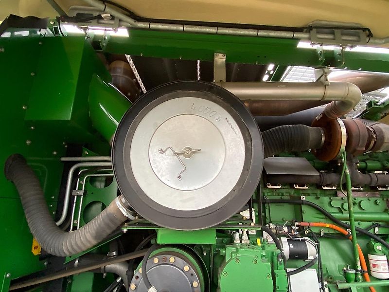 Ensileuse John Deere 8800i