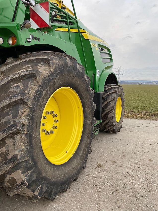 Ensileuse John Deere 8800i