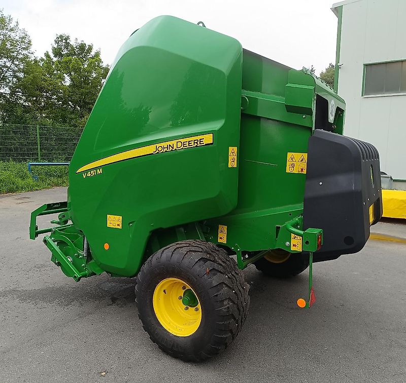 John Deere V 451 M