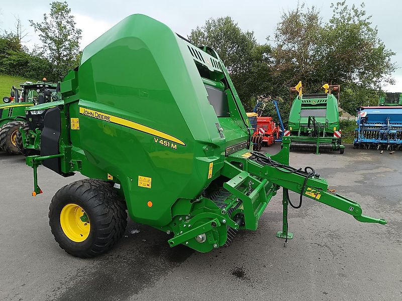 John Deere V 451 M