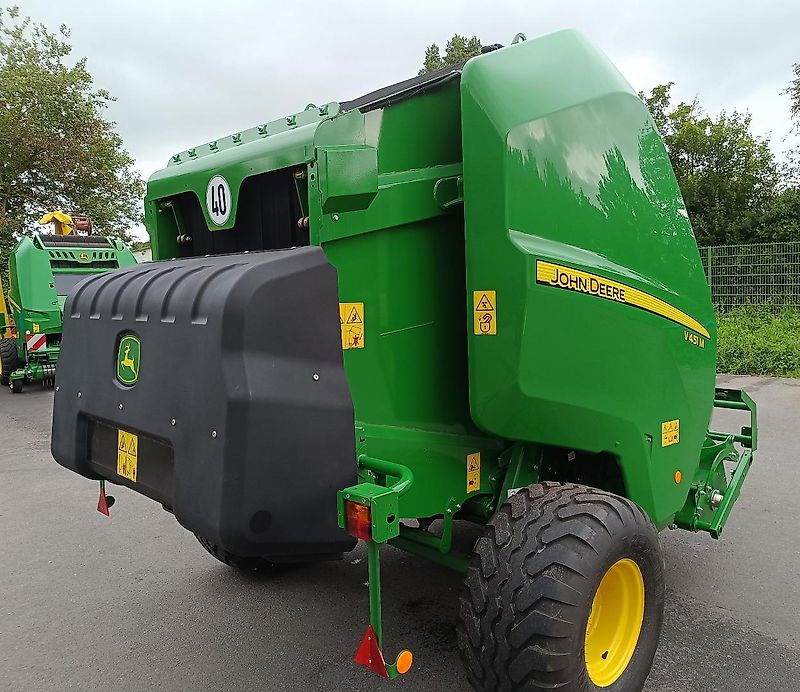 John Deere V 451 M