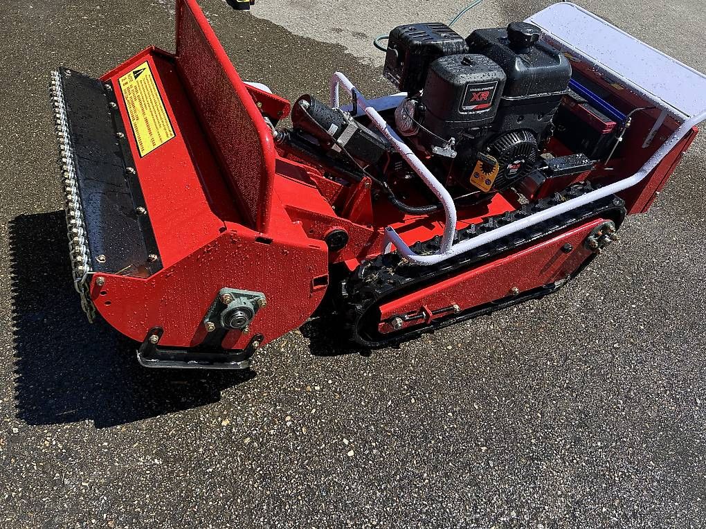 Faucheuse à fléaux robotisée/tondeuse à fléaux