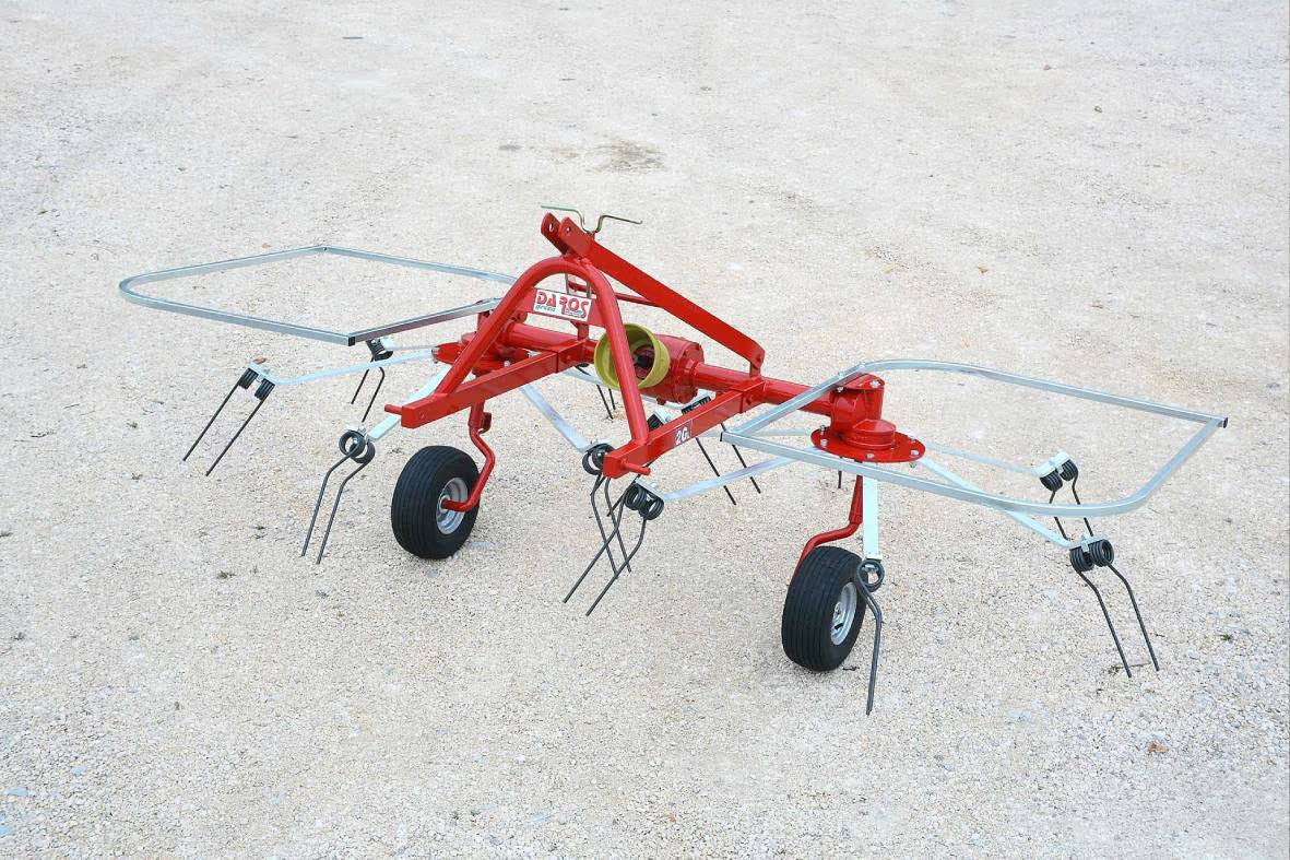 Faneuse à foin 240 Daros 2GN faneuse rotative faneuse rotative