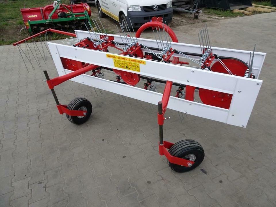 Faneuse à courroie 170-200 cm faneuse andaineuse râteau à foin