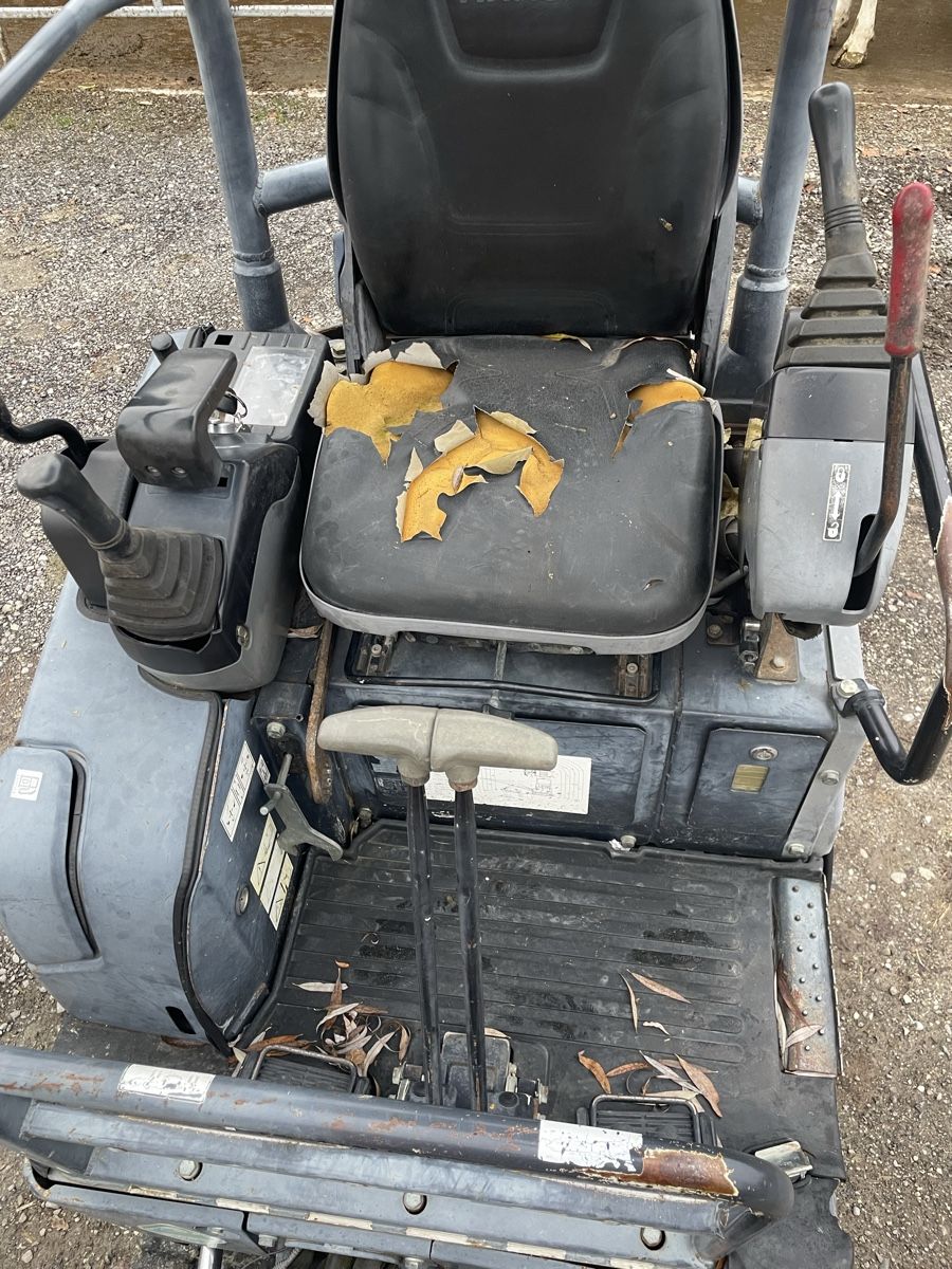 Mini-pelle Hitachi Zaxis 17U-2 2008