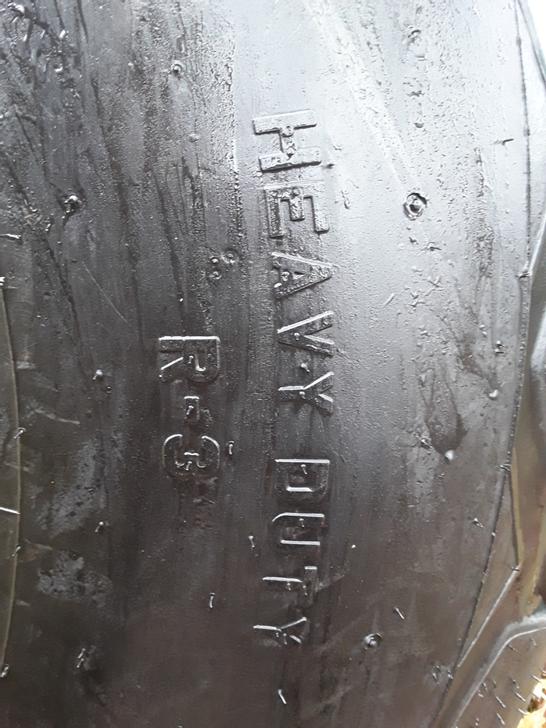 Jeux de Pneus John Deere 5075M