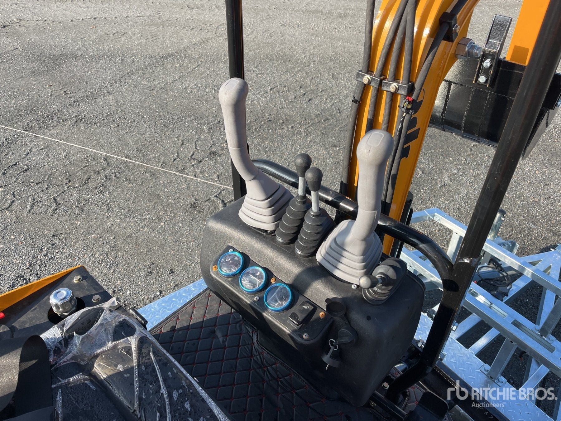 Mini-pelle JPC HT12 2024