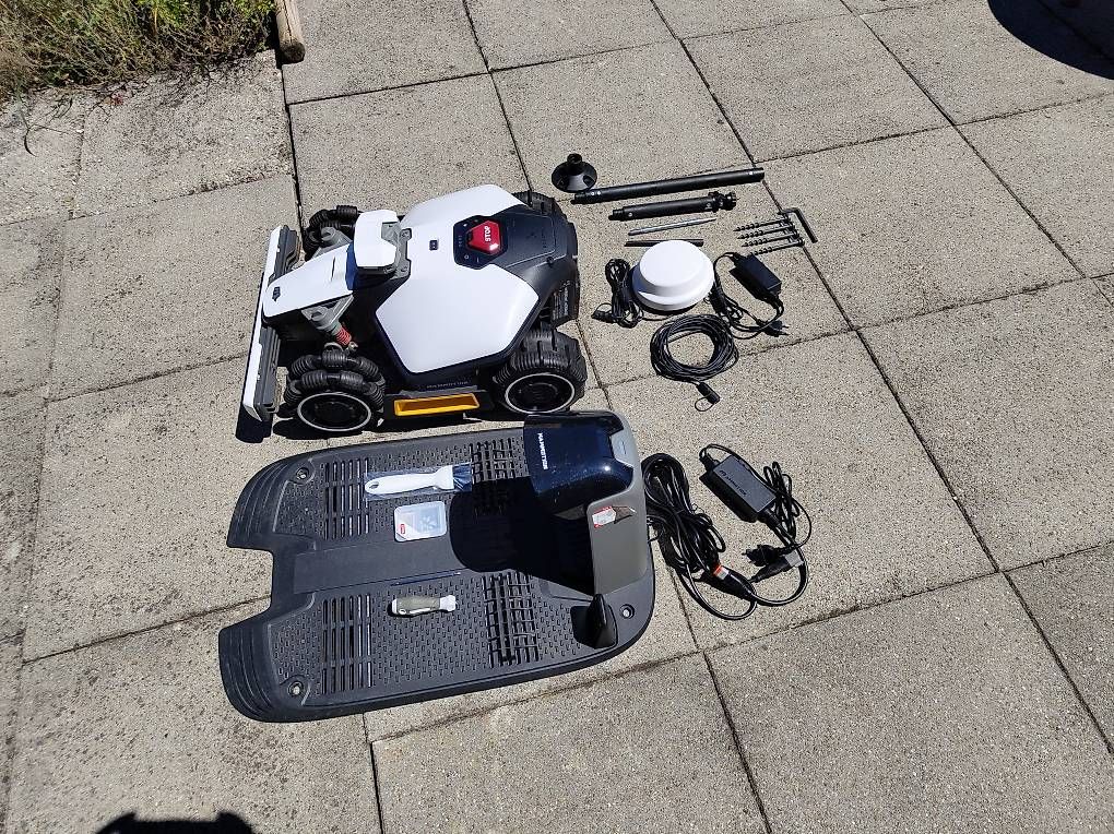 LUBA Mini 1500 AWD Robot de tonte