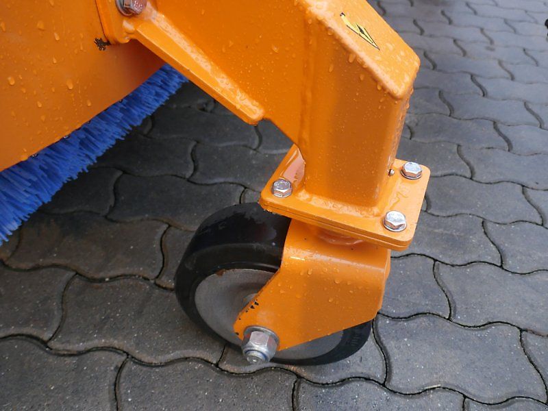 Balayeuse Saphir PKM 23